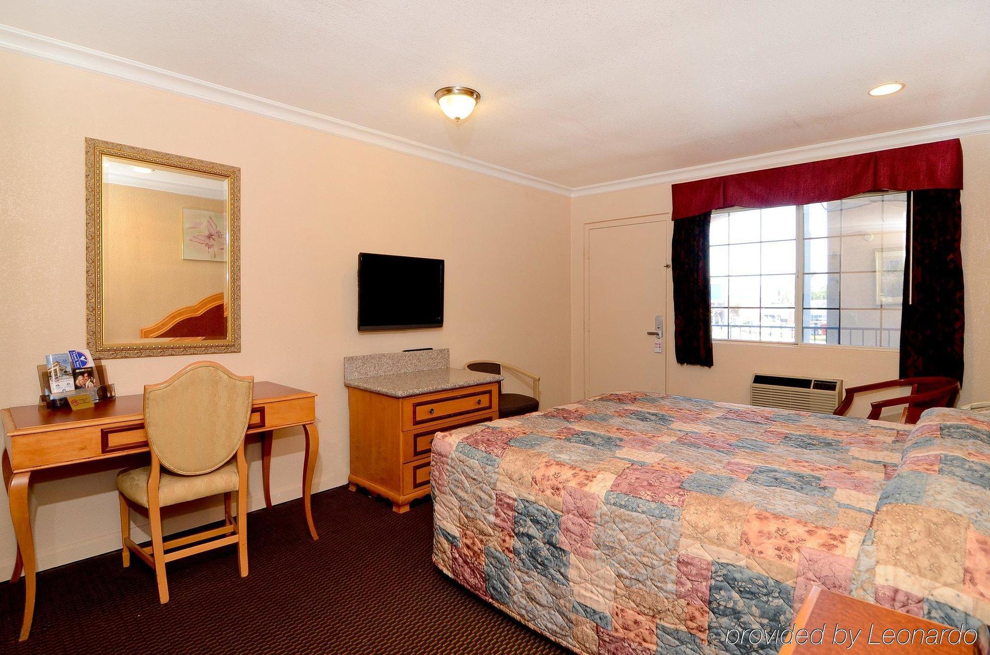 Americas Best Value Inn Corona Chambre photo