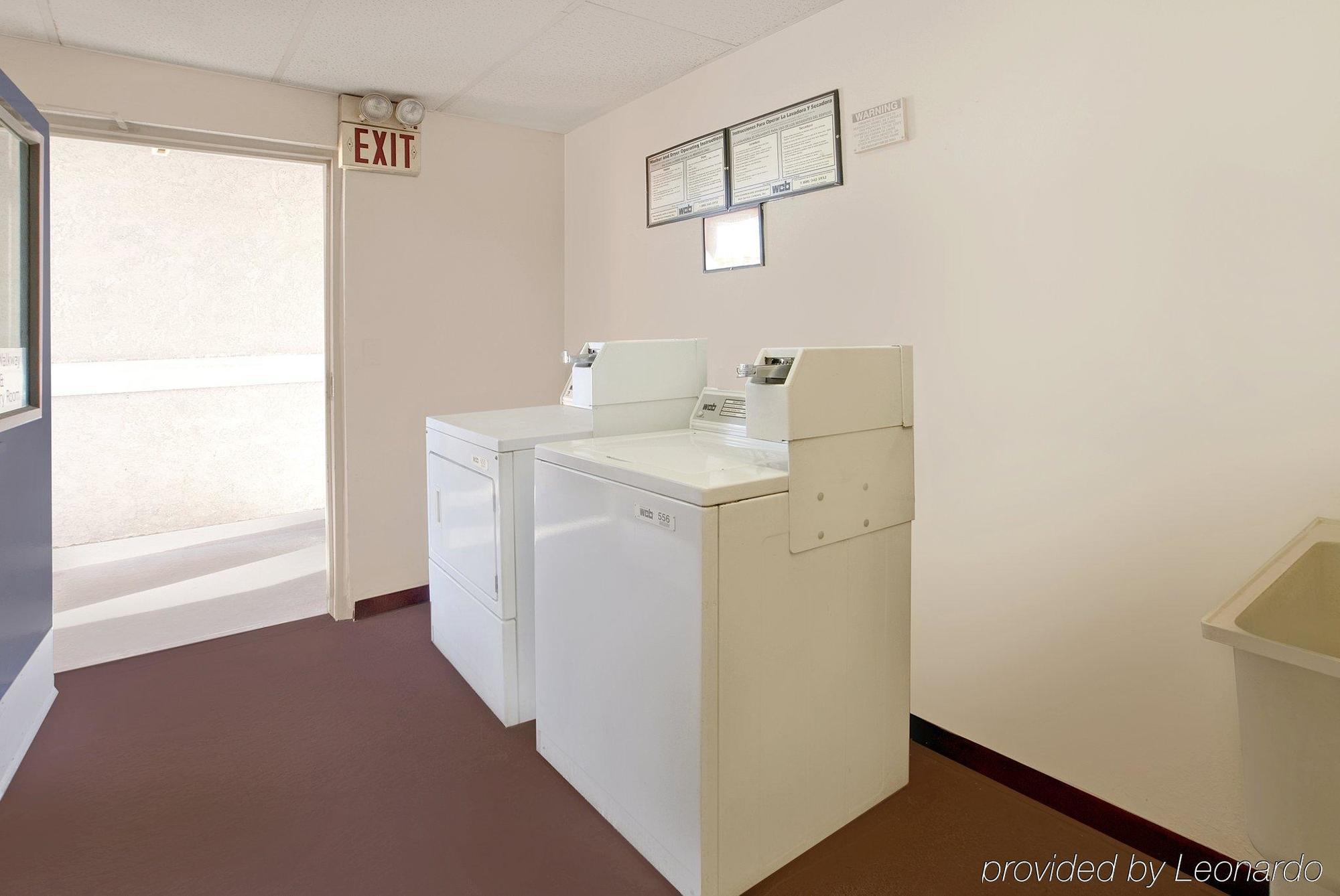 Americas Best Value Inn Corona Facilités photo