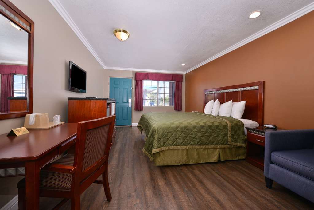 Americas Best Value Inn Corona Chambre photo