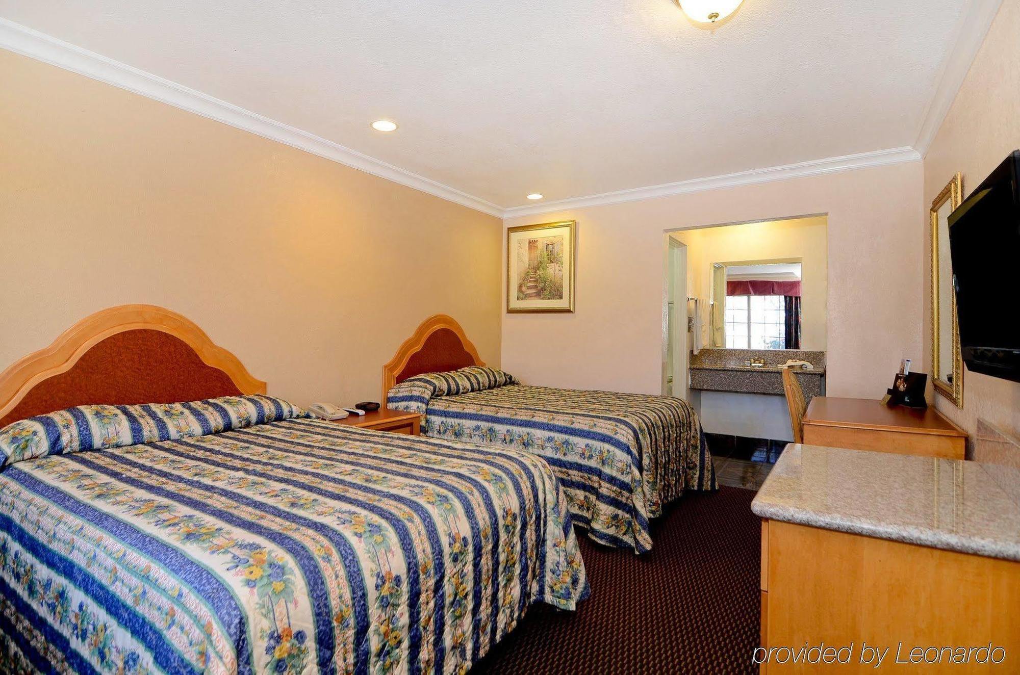 Americas Best Value Inn Corona Chambre photo